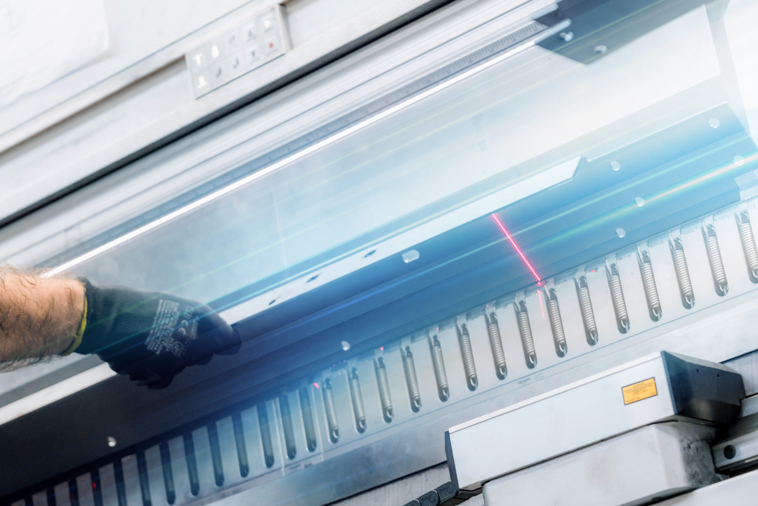 Bent sheet profile in the press brake tooling