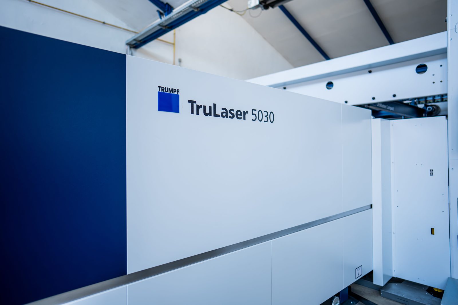 TRUMPF TruLaser 5030 Laserschneidmaschine mit Typenschild